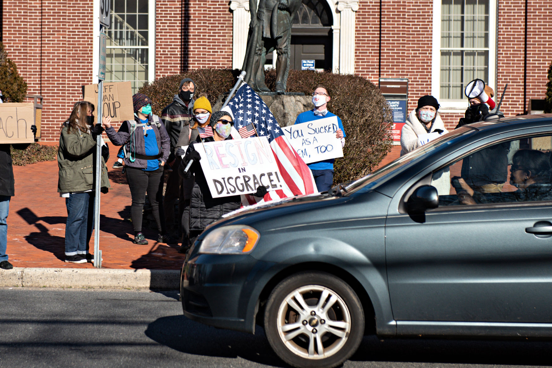 011021_nws_vandrewprotest